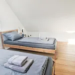 Alfa Stuttgart 3Br 5 Beds Netflix Inet Ebk Wasen Apartment Nahe Daimler L Bathroom L Kitchen L Wifi & Smarttv L 3 Zimmer 5 Betten L Kueche L Duschbad